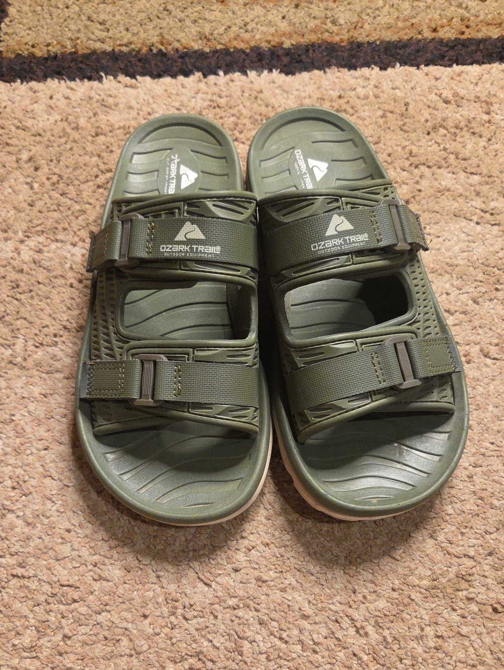 11 Mens Sandles Ozark Trail